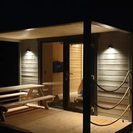 Ostoja Sosnowa Czarny Mlyn, Kompleks Dwóch Nowych Domkow