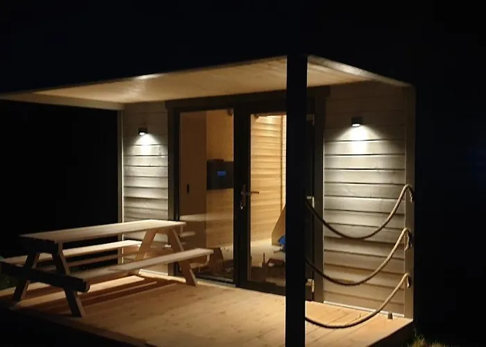 Ostoja Sosnowa Czarny Mlyn, Kompleks Dwóch Nowych Domkow